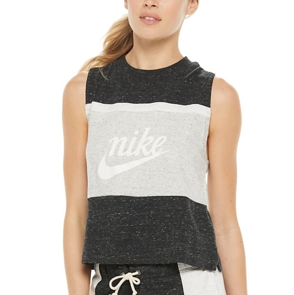 HOST PICK‼ Nike Sportswear Varsity Tank